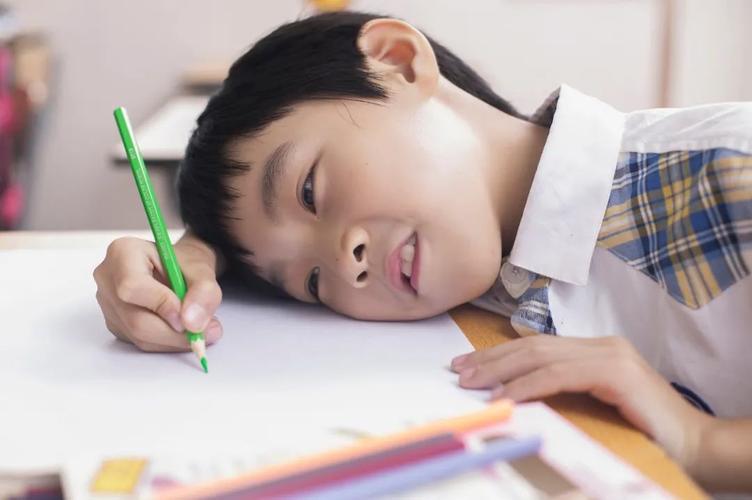 辍学孩子如何教育(怎么劝说想辍学的学生) - 大黄蜂教育